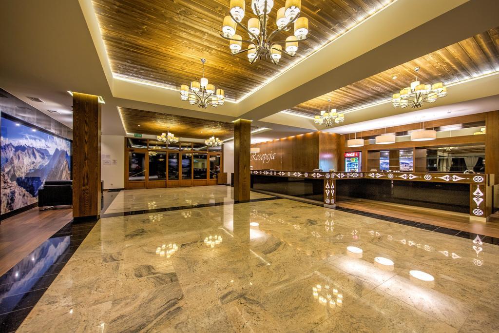 Grand Stasinda Bal Sylwestrowy Animacje Impreza Integracyjna Dwa Posilki Bogaty Bufet Baseny Kregielnia Grota Sauny Squash Silownia Place Zabaw Widoki 1000Mnpm บุโควินา ทัตซานสกา ภายนอก รูปภาพ